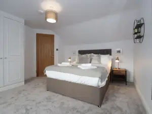Dollar Apartments-41 Bridge Street