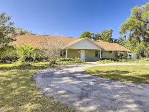 Valrico Home w/ Pool ~ 16 Mi to Downtown Tampa!