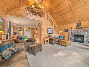 Lakefront Hawks Getaway - Fire Pit & Kayaks!