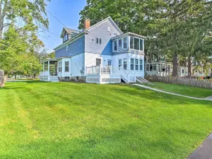 Cozy + Walkable Delmar Getaway w/ Fire Pit!