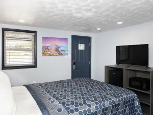 Hillsboro Inn & Suites