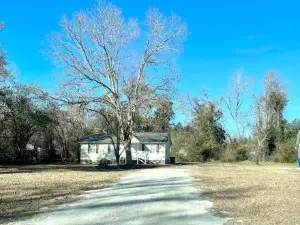 3 Bed 2 Bath House, Quiet & Downtown Smart TVs in All Rooms, Whole House to Yourself