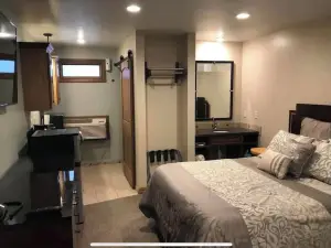 Baltzell Lodge