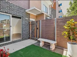 Modern Townhouse in Wright