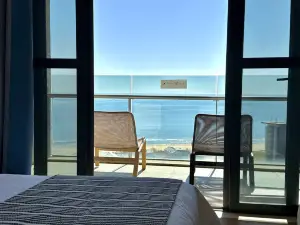 180 Degrees Apartment