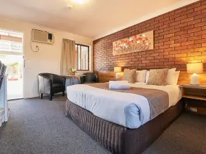 Ruthven Street Motor Inn