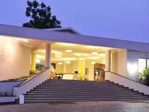 Cresta Sprayview Hotel