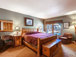 Jackpine & Black Bear Condos by Vail Resorts