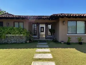 Beautiful Home in Residenciales Cubita
