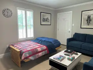 Spacious 1-bedroom guesthouse in lovely Wiggins with WiFi, AC