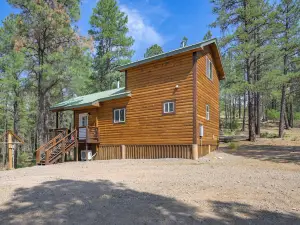 'Cabin at the Little Ranch': Hiking on-Site!