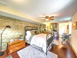 Augusta Studio at Halcyon Spa Bed & Breakfast