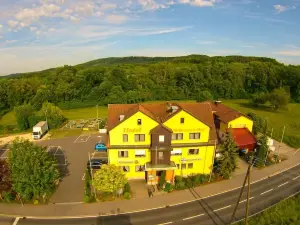 Hotel und Restaurant Nehrener Hof