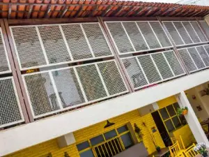 Flor de LIS Hostel