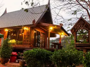 Bangplamo River View Resort