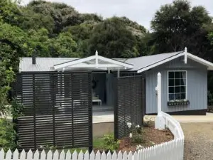 Kānuka Cottage - Tranquil and Relaxing