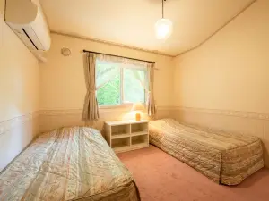 Spa Pension Mary King's