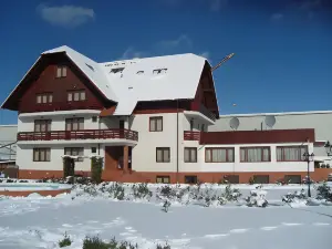 Hotel Garden Club