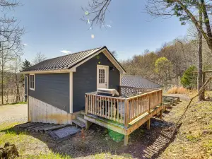 Cozy Lewisburg Getaway w/ Deck + Lake Access!
