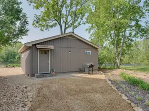 Riverfront Elizabethton Detached Studio w/ Grill
