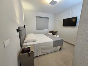 Optimum Plaza Hotel