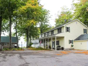 Cabin 4 - Cozy 3-bedroom lakefront
