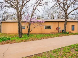 Huge Game-room Style Barndo 1 Bedroom Farmhouse