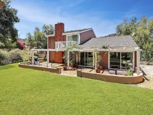 Topanga Retreat with a Huge Private Backyard