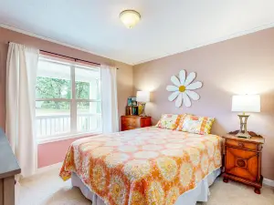Custom-Built - Large Deck, Griddle, and Washer/Dryer