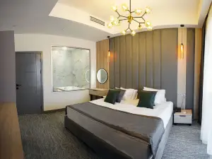 Hotel Dynasty