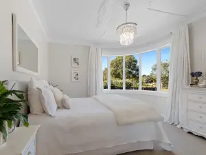 WARM & MODERN ART DECO HOME