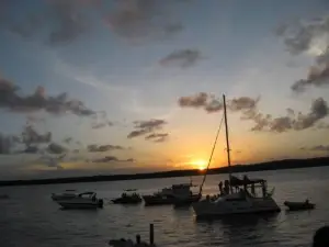 Hidden Gem, 3 Bed Cozy Condo - Dogs Welcomed