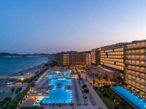 Amada Colossos Resort