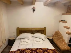 Casa cu șindrilă