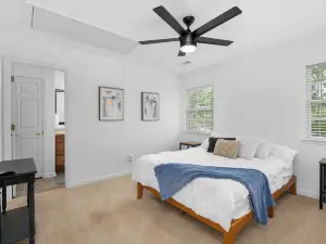 Beautiful Updated Lake House w/ private deep water dock