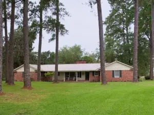 Heated Pool, Private Tennis/Pickleball Court, Private Dock on Satilla River