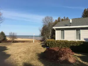 SUNRISE CREEK | Private Beach House Near Door County