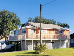 Beautiful Canal Front, Nautical Theme Home with downstairs outdoor TIki Bar