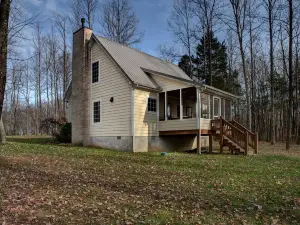⭐️Unique, private, cozy⭐️Cookeville, TN -King bed, acres of woods