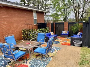 The Pool House,   3-Bedroom Home in Marshall,  Backyard Inground Swimming Pool