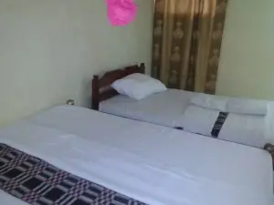 Green Court Hotel