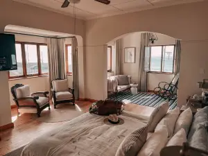 โซนเนคุส บูทีค โฮเทล แอนด์ บิสโทร