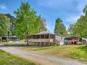 Cozy Hardin Retreat w/ Lake Kentucky View!