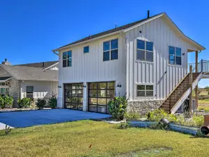 Dog-Friendly Apartment ~ 32 Mi to Fort Worth!