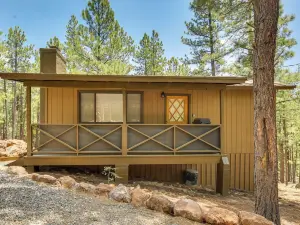 Cozy Cabin by Colorado River Hike, Bike, Ski