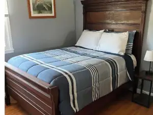 Quaint Island Getaway