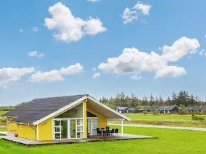 10 person holiday home in Brovst-By Traum