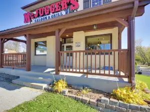 McJuggers Loft Walk to Lake, Park, Restaurants