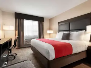 Days Inn by Wyndham 100 Mile House