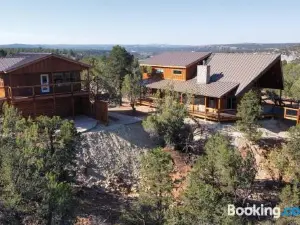 Cliff's Edge. New Build, Breathtaking Views, Luxury Stay Near Zion